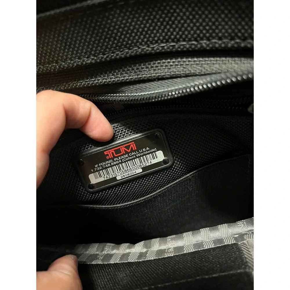 Tumi Alpha 26060d4‎ Black Expandable Briefcase Messenger Laptop Bag